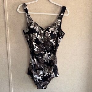 Azul Maxine of Hollywood One Piece Swimsuit Sz 14 Tummy Control Black Gray Beach